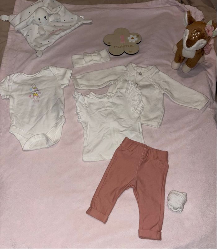 Ensemble fille 1 mois