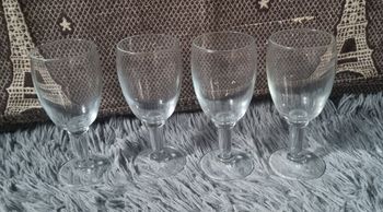 Lot 4 verres à pieds