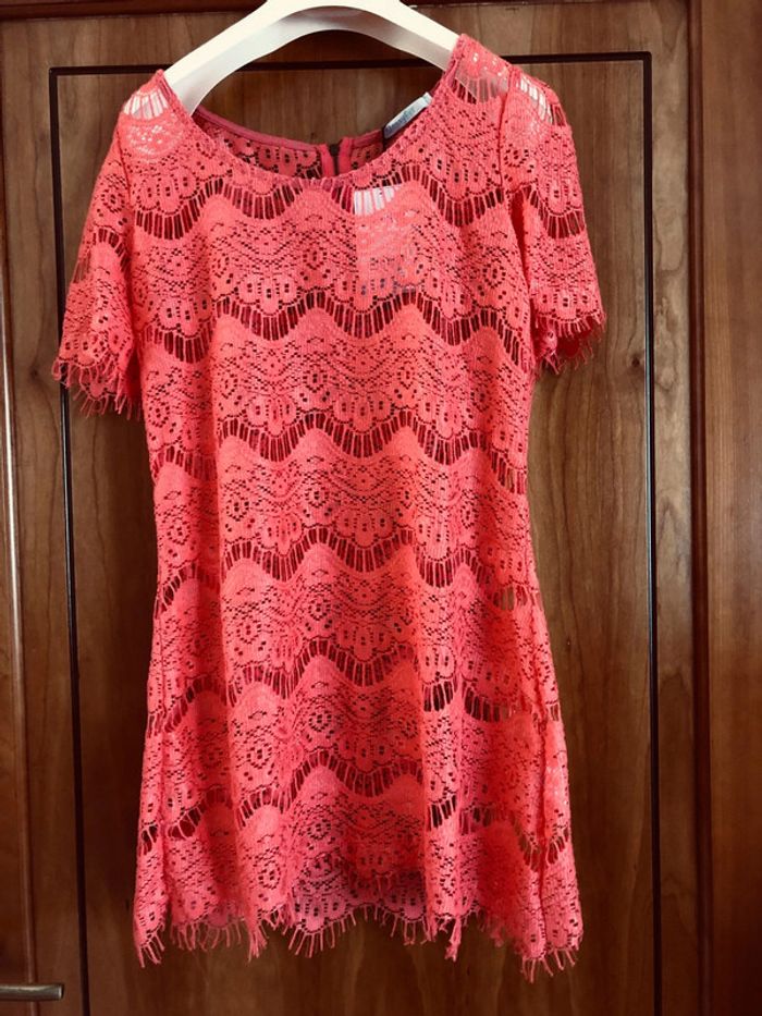 Blouse dentelle manches courtes corail neuf avec étiquette