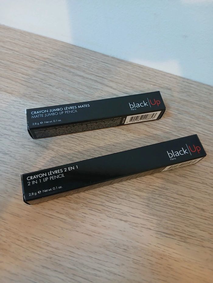 2 rouges à lèvres Black Up neuf - photo numéro 2