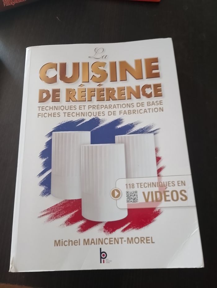 Livre neuf la cuisine de référence - photo numéro 2