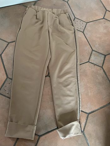 Pantalon bershka M beige