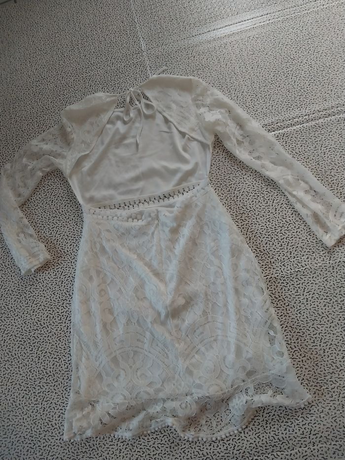Superbe robe blanche en dentelle – Dos nu – Taille L (taille petit) → Idéale M - photo numéro 6