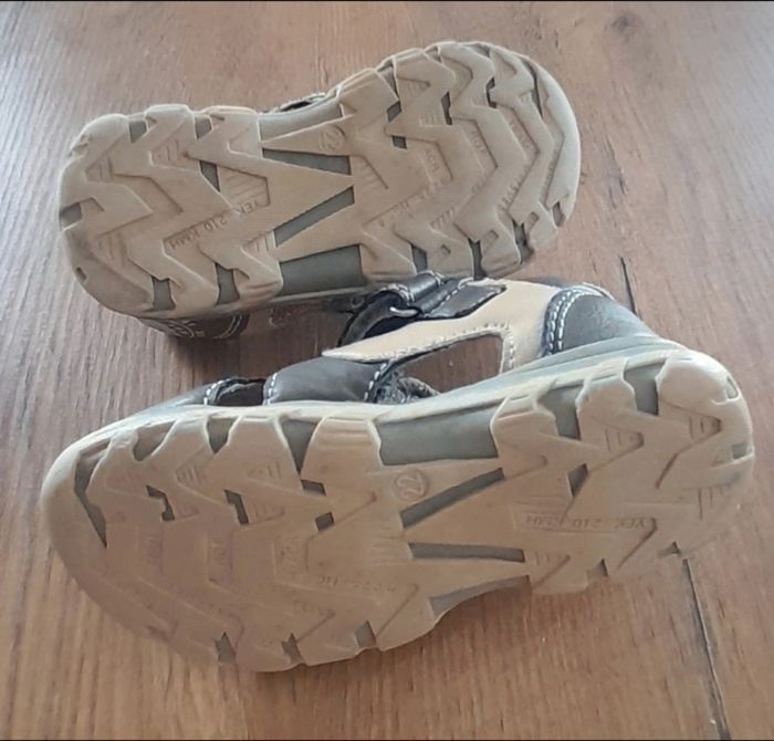 2 paires de chaussures été garçon. - photo numéro 6