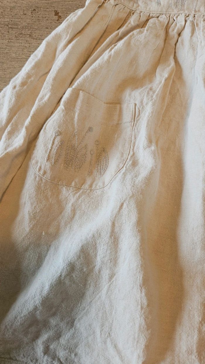 Robe courte beige sans manche, Cacharel, 12 ans - photo numéro 3