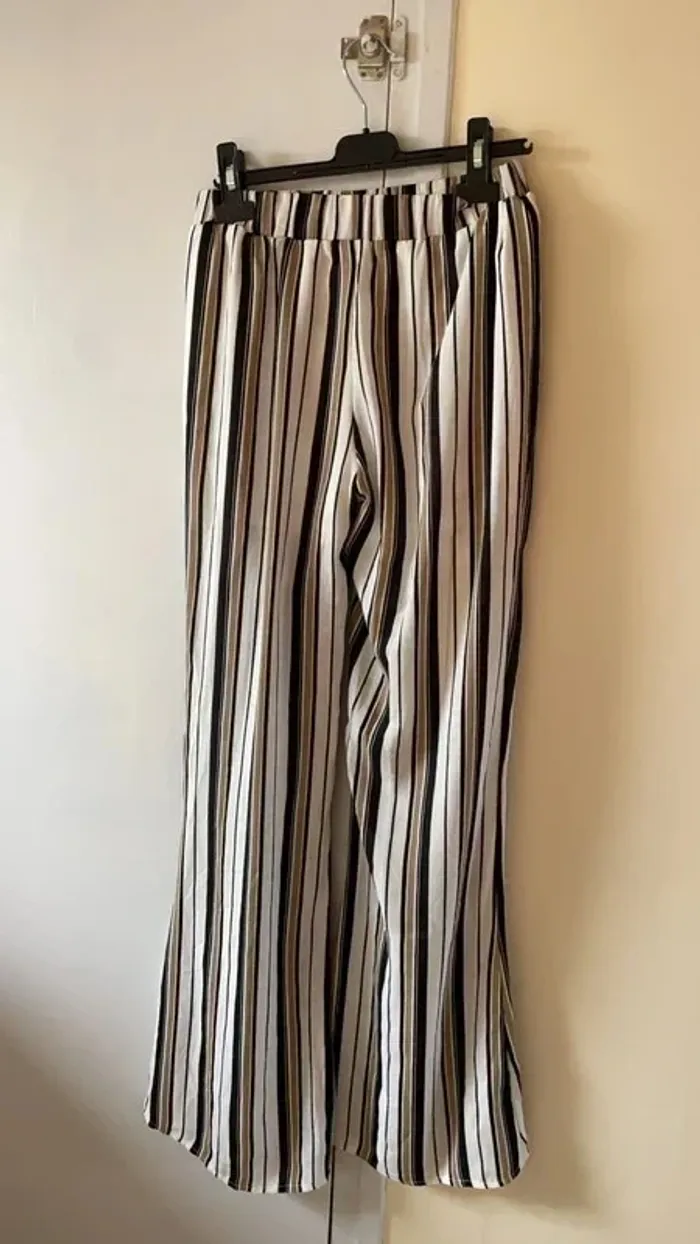 Pantalon large neuf - photo numéro 2