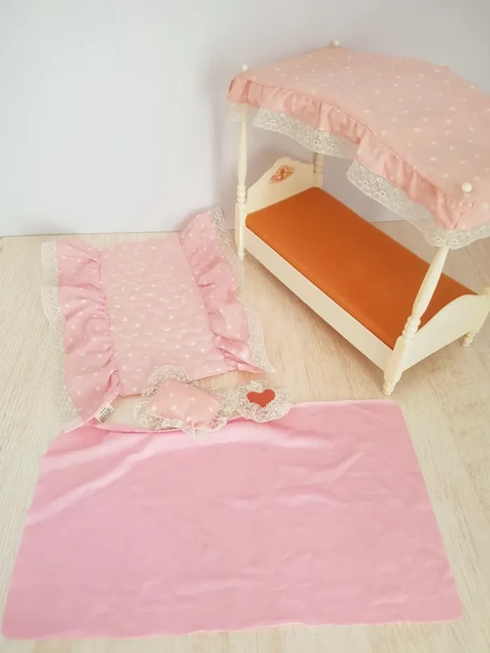 Chambre Barbie vintage lit et armoire - photo numéro 8