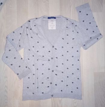 Cardigan gris chiné clair motifs petites têtes de mort Zara 
T. 9-10 ans