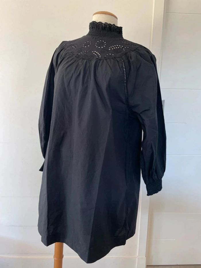 Fabuleuse tunique noire col haut resserré - photo numéro 2