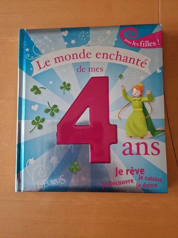 Livre Le monde enchanté de mes 4 ans en BE Éditions Fleurus