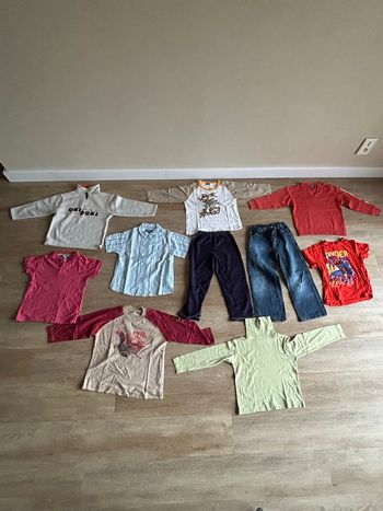 Lot vêtements garçon 6 ans –pull, sweats, t-shirts, pantalons