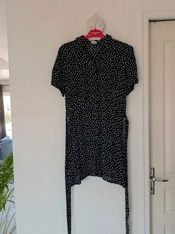 Robe pois noire et blanche taille 40