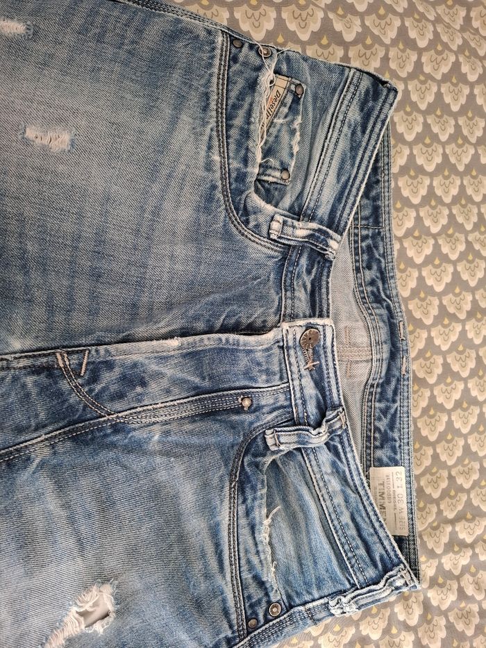 Jean Diesel troué - photo numéro 3