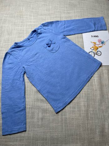 T-shirt bleu