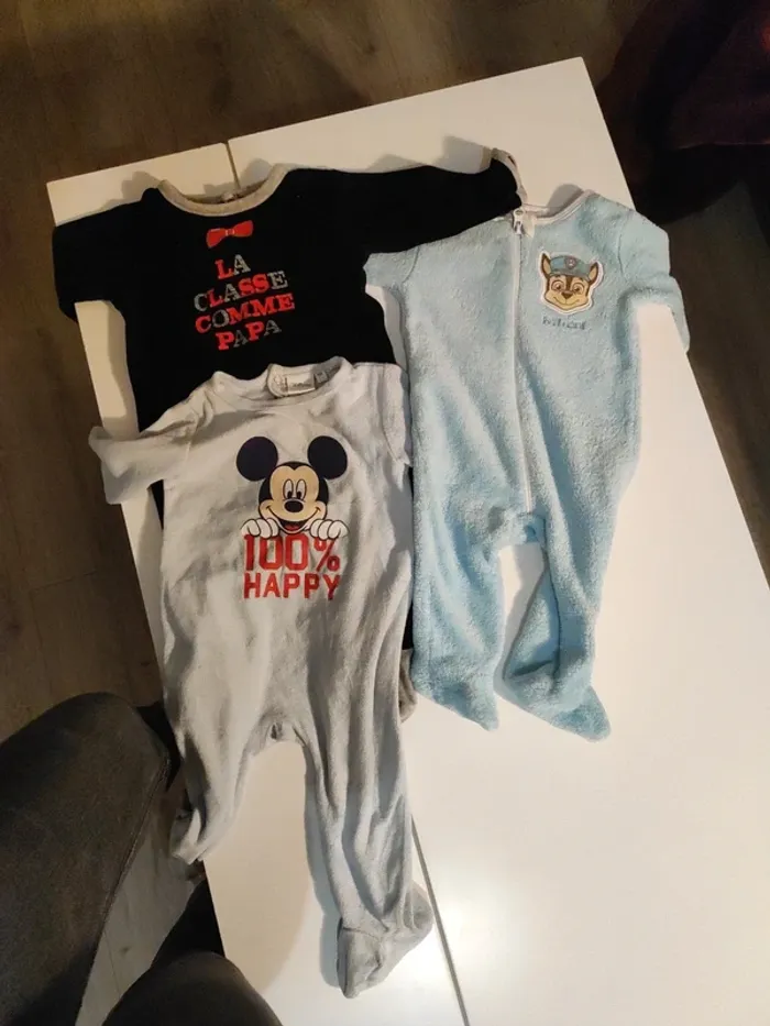 Lot trois pyjamas 9mois - photo numéro 2