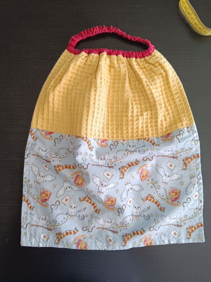 Bavoir motif Harry potter avec élastique idéal cantine école maternelle