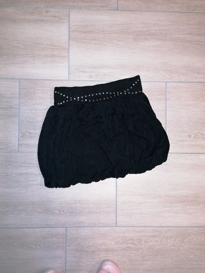 Jupe courte.