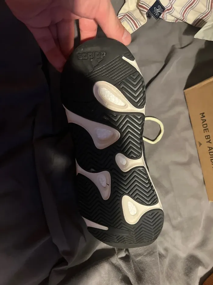 Basket Adidas yessy boost 700 authentique édition limitée rare - photo numéro 3