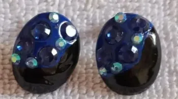 Boucle d'oreille bleu noir