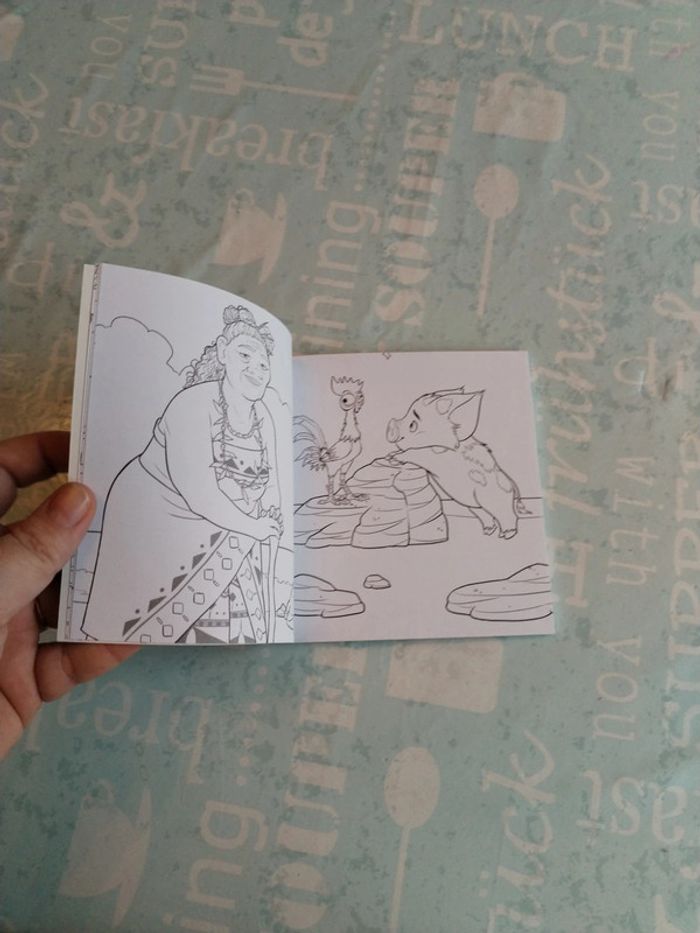 Livre coloriage vaiana neuf - photo numéro 2