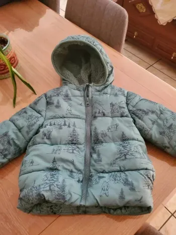 Doudoune fourrée avec capuche Tex taille 18 mois