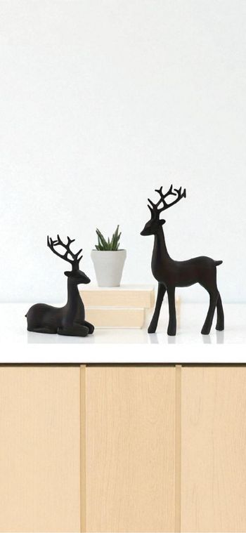 Statuettes cerfs noirs en résine – Neuf avec emballage