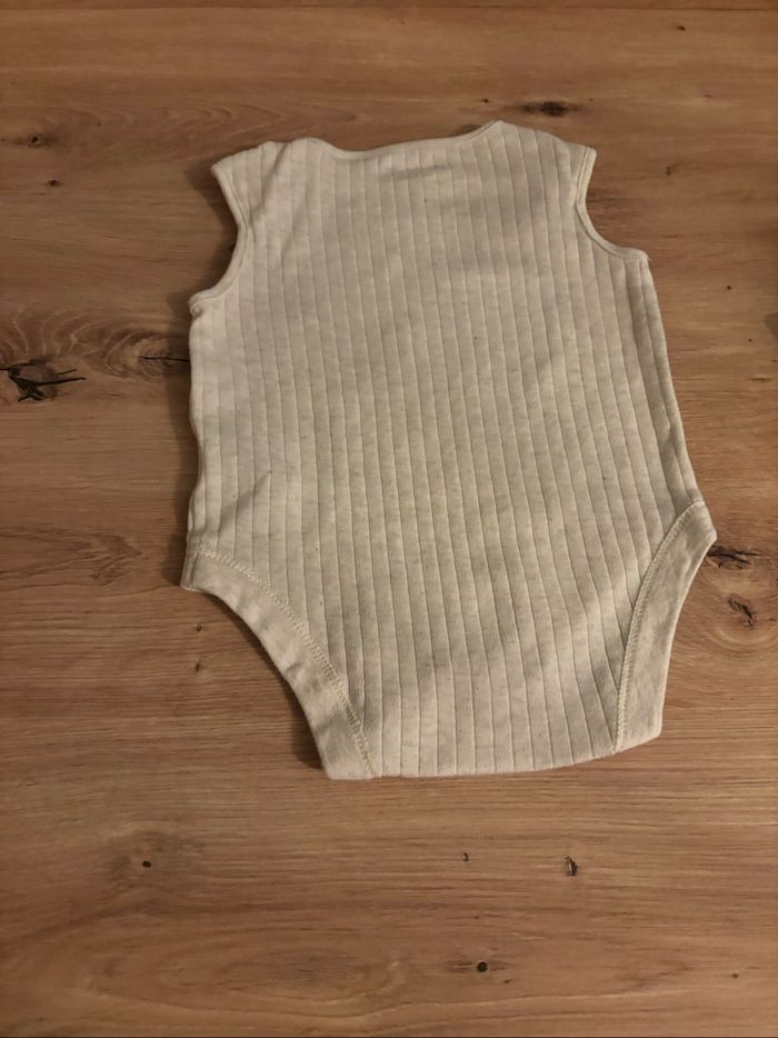 Lots de quatre bodies taille 6/9mois Primark - photo numéro 10