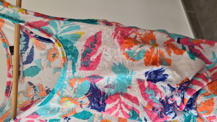 Débardeur motif floral coloré - photo numéro 3