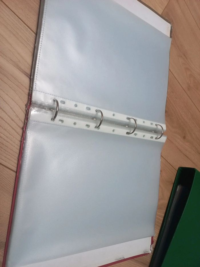 Lot classeurs / intercalaires / pochettes transparentes - photo numéro 5