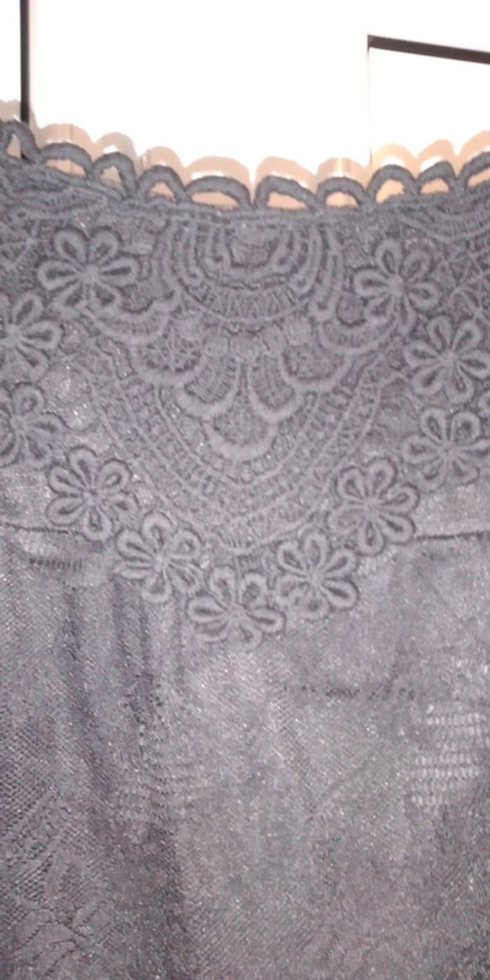 Robe noire à bretelles réglables , dentelle - photo numéro 3