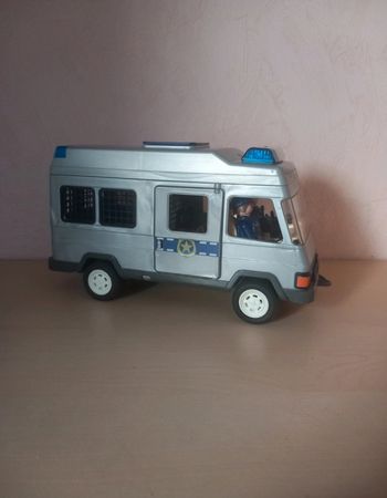 Fourgon de police Playmobil n°4023