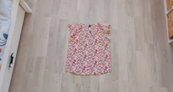 Tee-shirt manches courtes/blouse femme, manches volants, motif fleuri Shein, taille XS (34), neuve.
