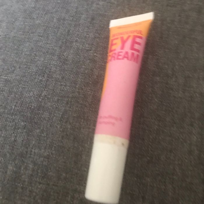 Cream eye