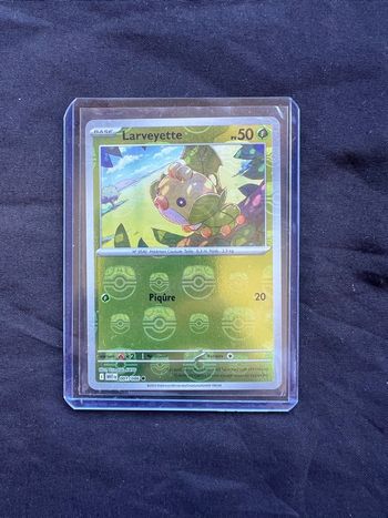 Larveyette master ball wht001