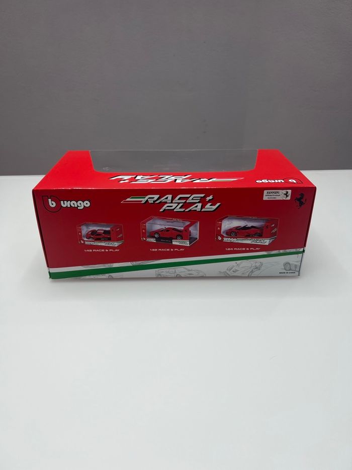Bburago 1/18 Ferrari 458 Speciale Race + Play - photo numéro 2