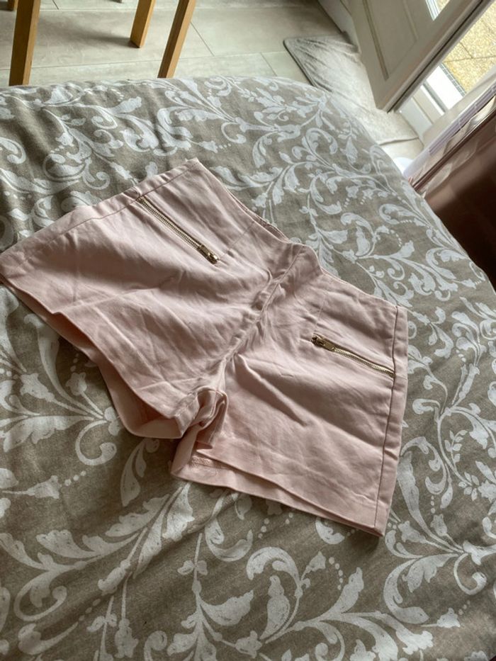 Short rose Bershka taille S
