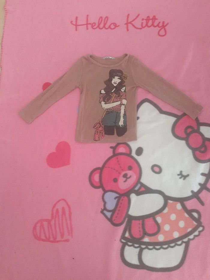 T-shirt à manches longues t.6ans