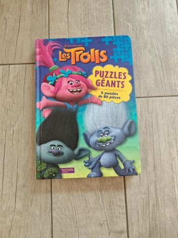 Livre puzzle géant "les trolls"
