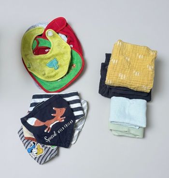 Lot bébé : 14 pièces dont 2 neufs