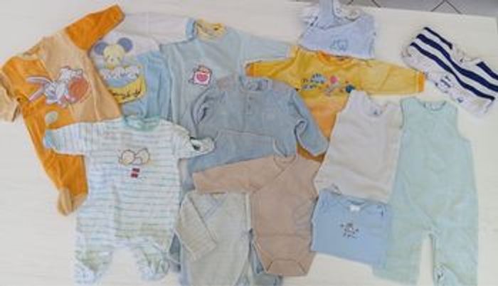 Lot de vêtements garçon 1 mois - photo numéro 3