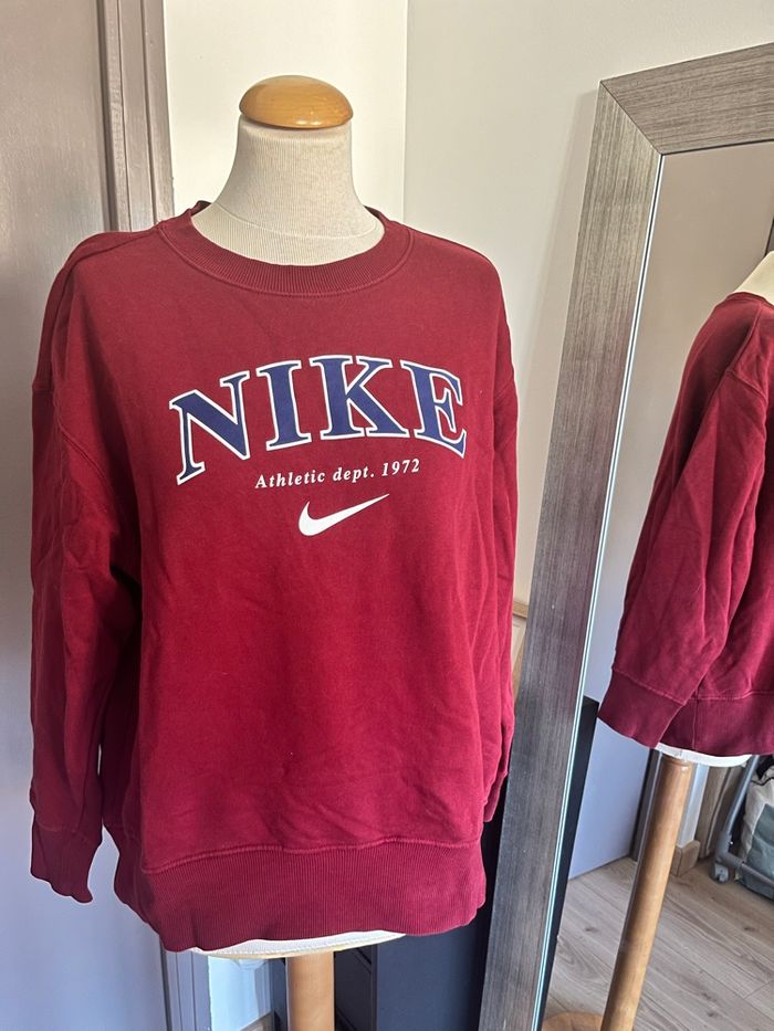 Pull Nike Bordeaux écriture bleu marine - photo numéro 2