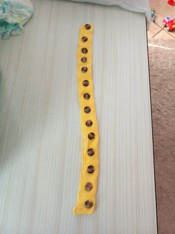 14 boutons marron clair