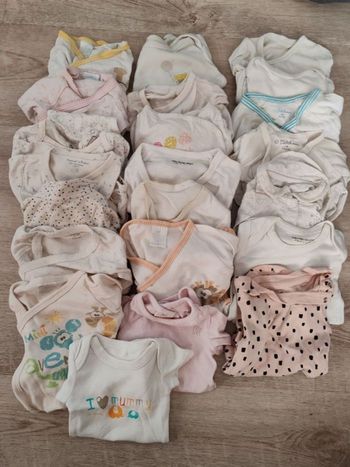 Lot 24 body taille 1 mois