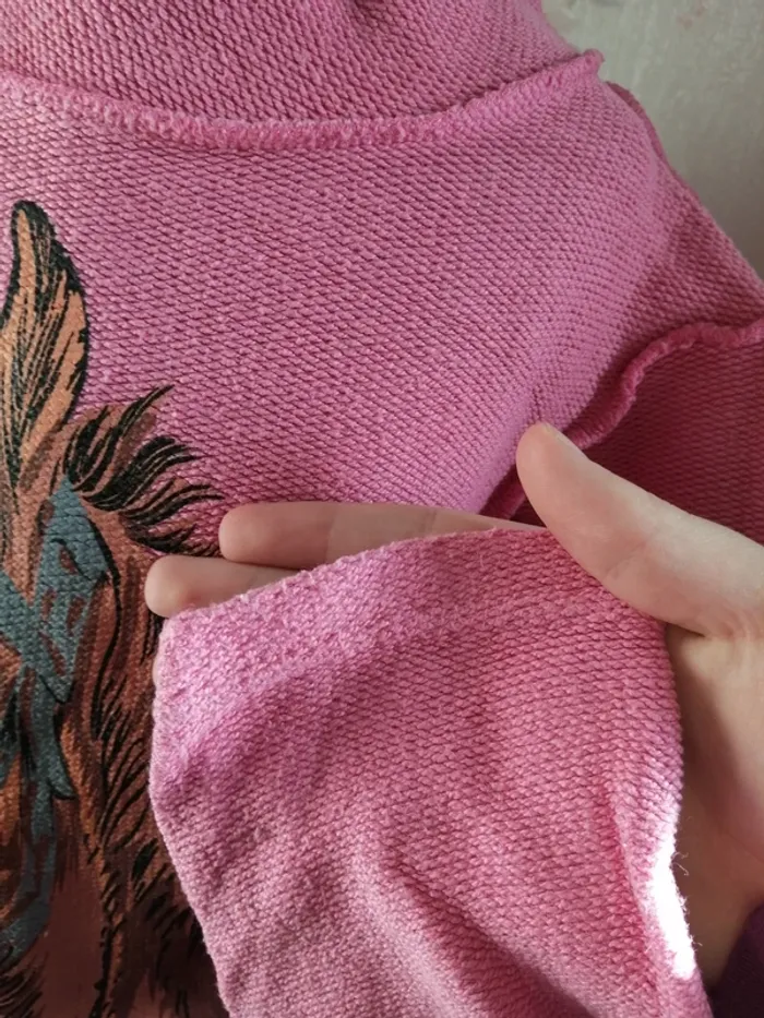 Pull épais rose effet couture apparente avec imprimé tête de cheval / entre nous les filles / (8ans) - photo numéro 3