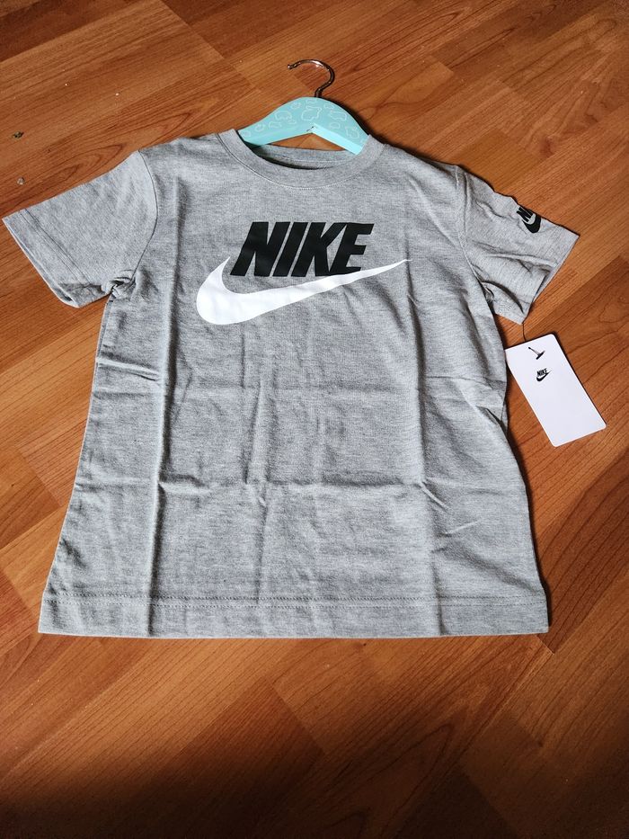Tee shirt nike