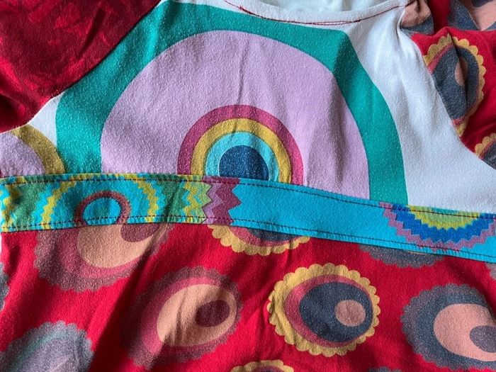 Jolie robe Desigual manches courtes - photo numéro 5