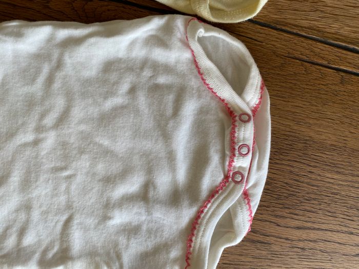 Lot 2 bodies manches courtes 3 mois Petit Bateau – coton - photo numéro 3
