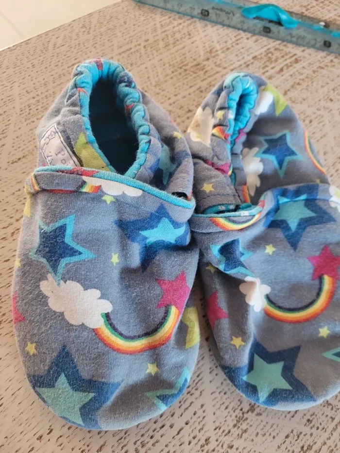 Chaussons souples taille 14,5 cm