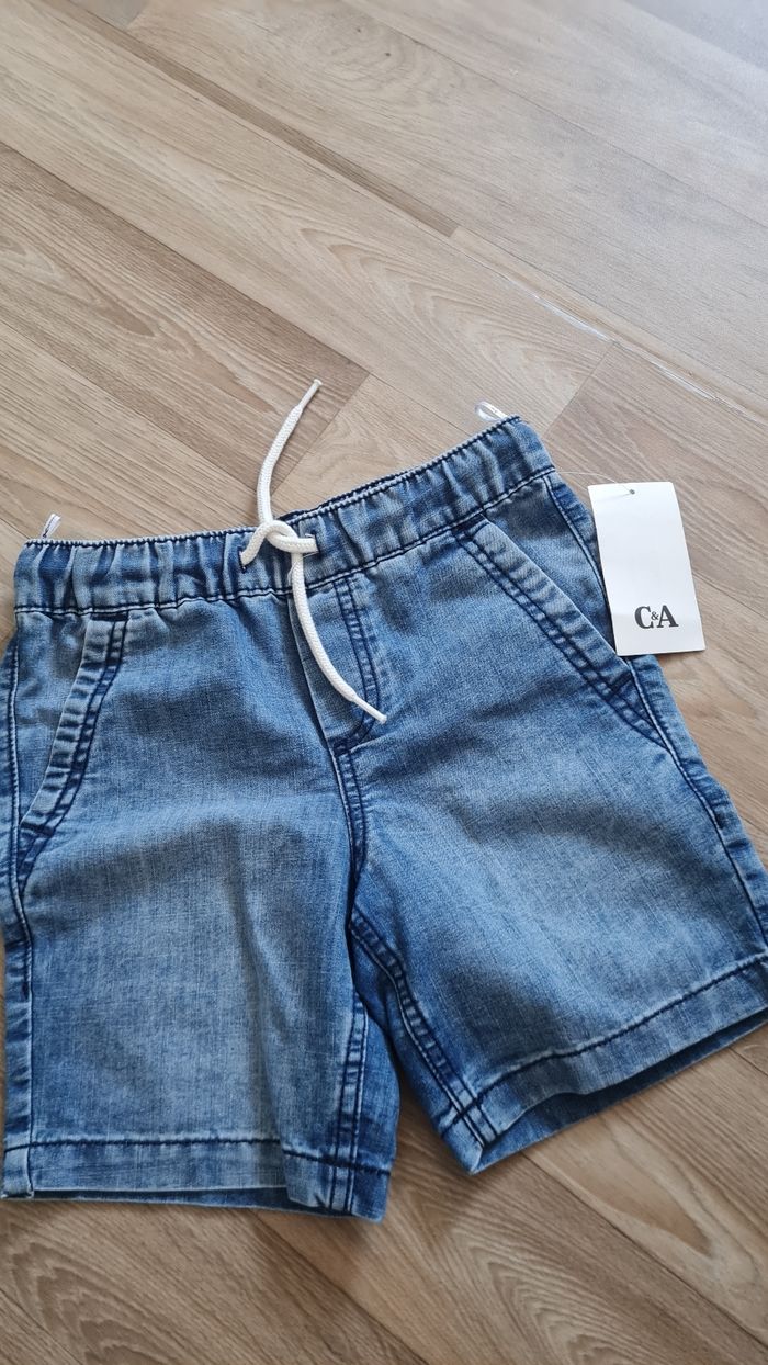 Short neuf