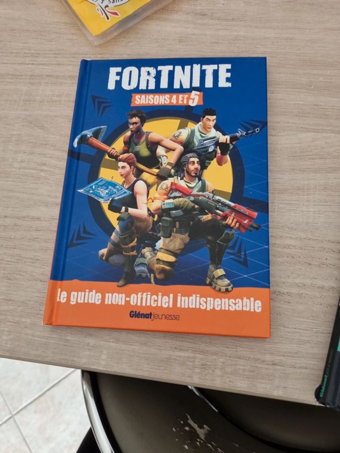 Lot livre fortnite - photo numéro 4